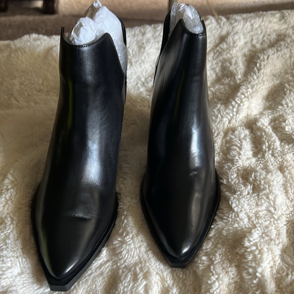 Gianni Bini Huttsen boots. Size 7.5. NWT. Black. - Picture 2 of 4